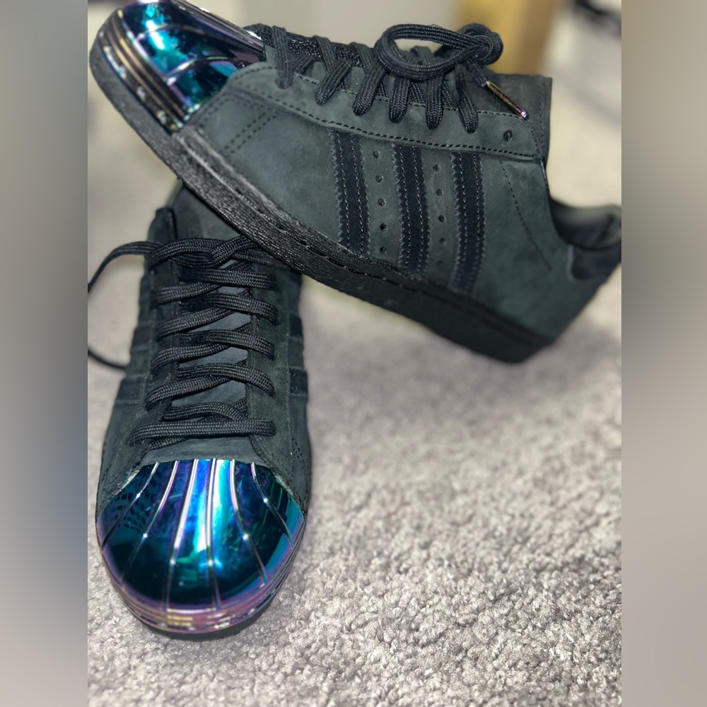 Addidas Superstar 80’s Metal toe *used* Made like designer shoes. Slim fit